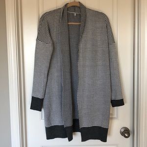 Checkered sweater coat